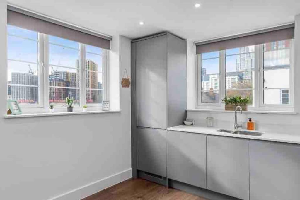 Cozy Flat Near Eye/ Victoria / Vauxhall Appartement